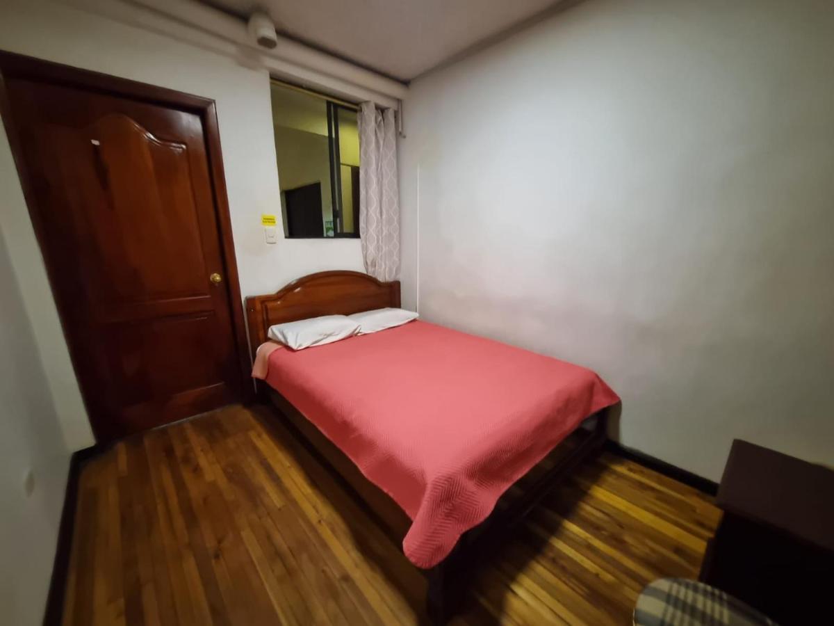 Hostal Alborada Куенка Екстериор снимка