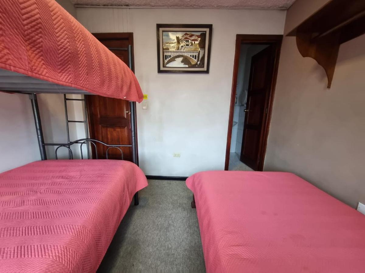 Hostal Alborada Куенка Екстериор снимка