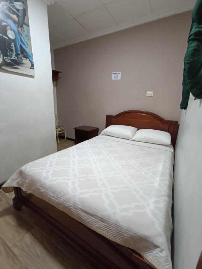 Hostal Alborada Куенка Екстериор снимка
