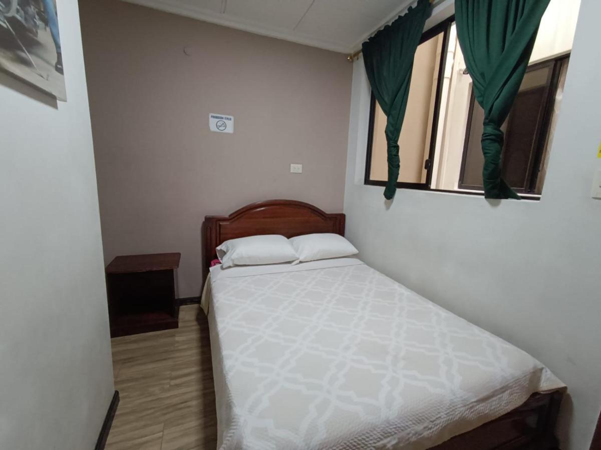 Hostal Alborada Куенка Екстериор снимка